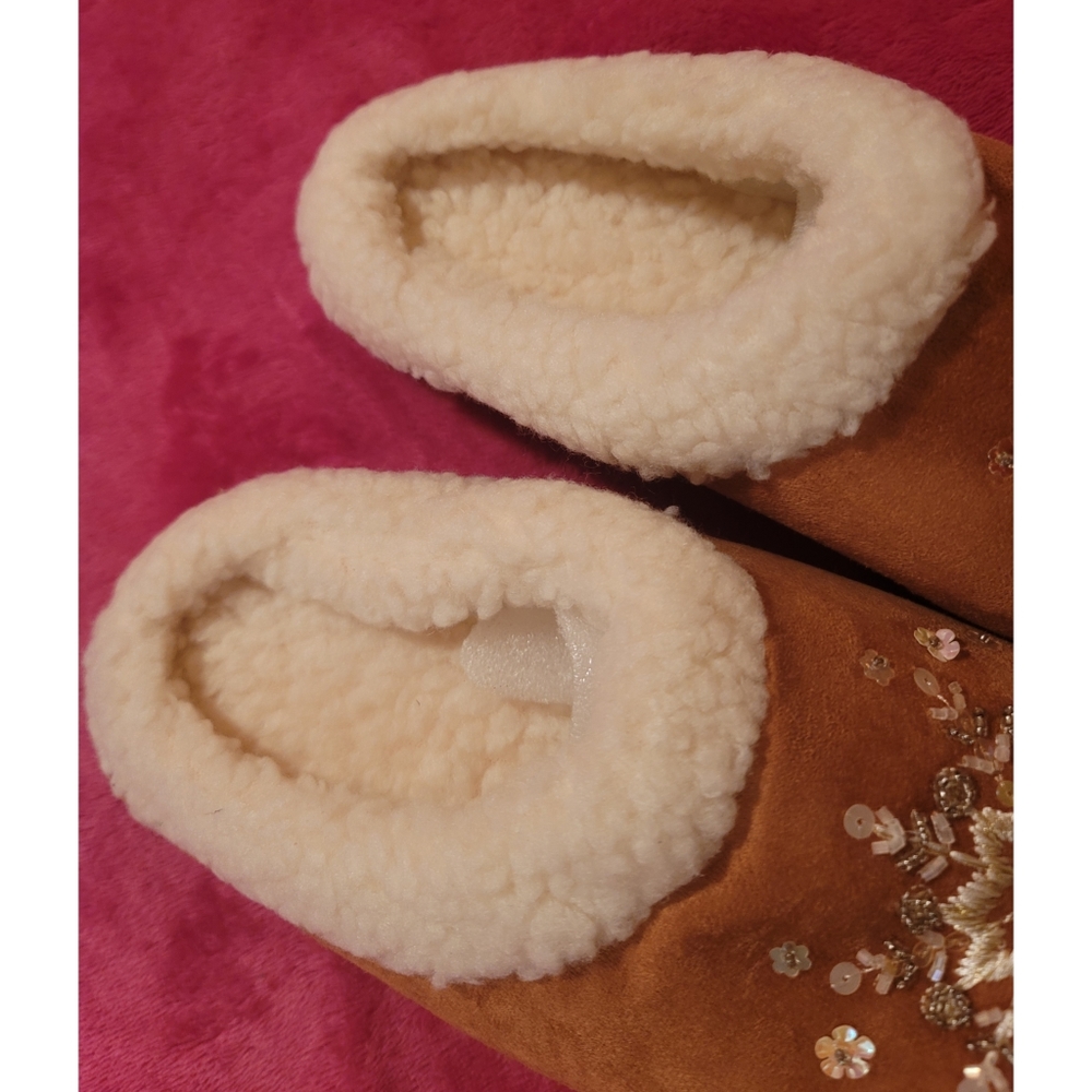 Snowflake Slippers Size Large (9-10) - Picture 5 of 6